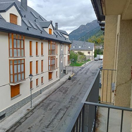 Apartamentos Valle De Tena - Biescas 3000 Esterno foto